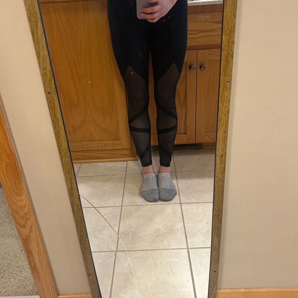 Victoria’s Secret Sport Mesh Leggings - Picture 2 of 3